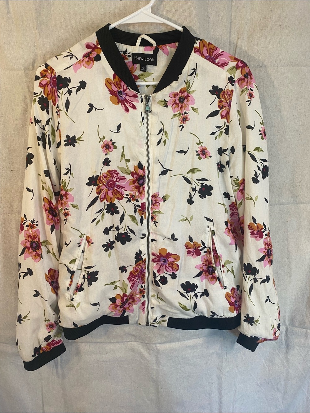 New Look White Floral Bomber Jacket with Black Trim and Pink Accents - Picture 10 of 11